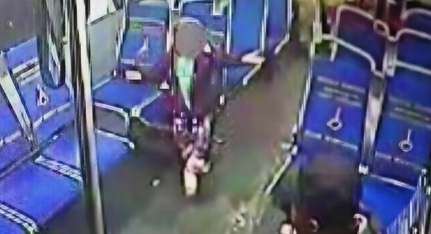 Video 5×1 no ônibus de cascavel erome menina no